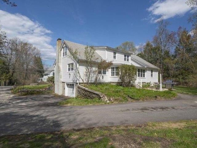 house with 5 bedroom, Derry NH ES104479413