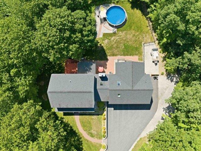 house with 5 bedroom, Derry NH ES104510697