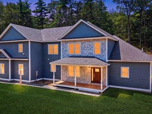 house with 5 bedroom, Derry NH ES104512149
