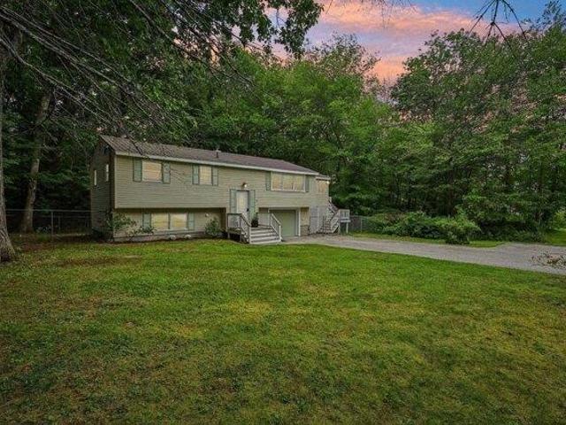 house with 5 bedroom, Derry NH ES105442269
