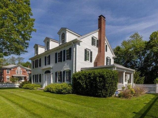 house with 5 bedroom, Dover NH ES105588334