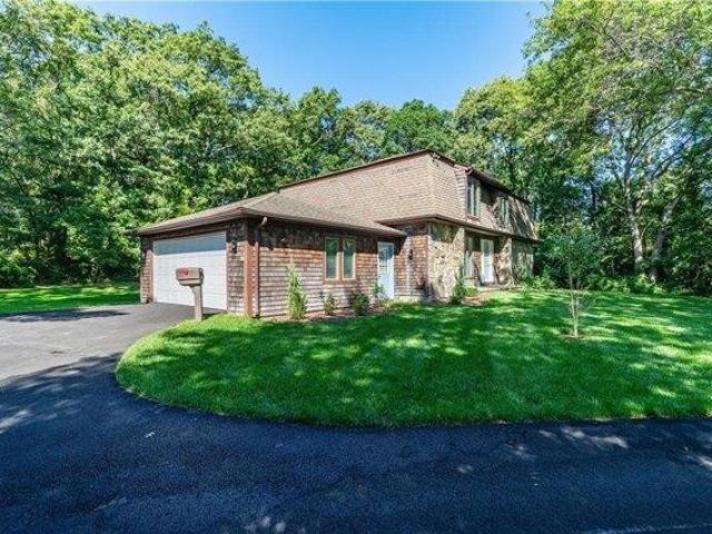house with 5 bedroom, East Greenwich RI ES105694575
