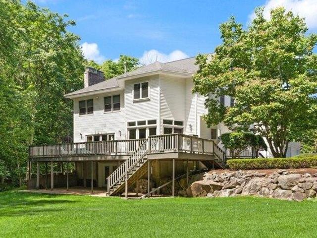 house with 5 bedroom, Easton MA ES105589937