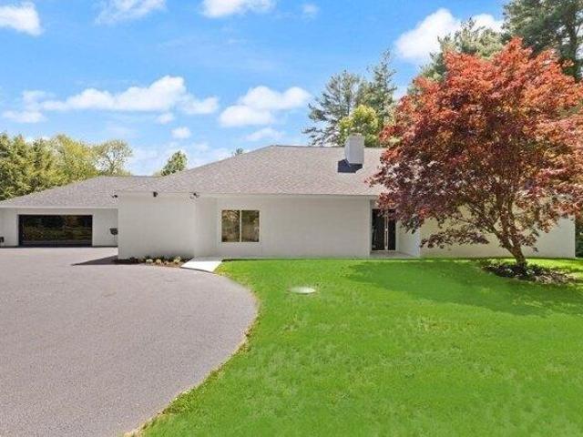 house with 5 bedroom, Easton MA ES105612484