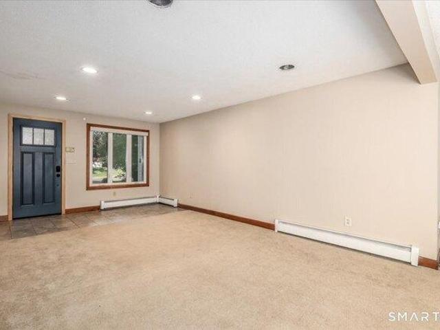 house with 5 bedroom, Enfield CT ES105205080