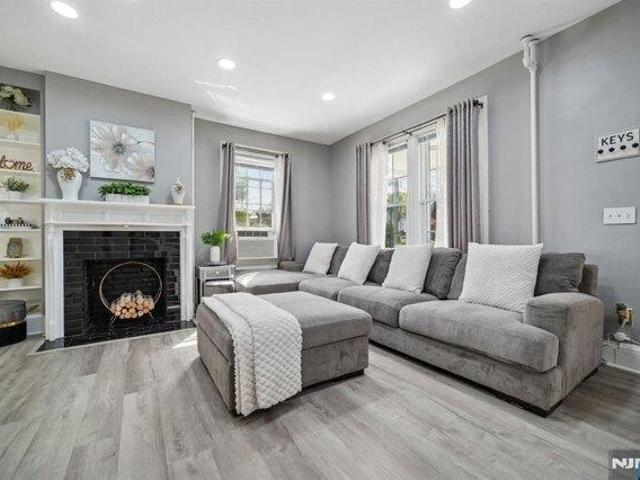 house with 5 bedroom, Englewood NJ ES105553098