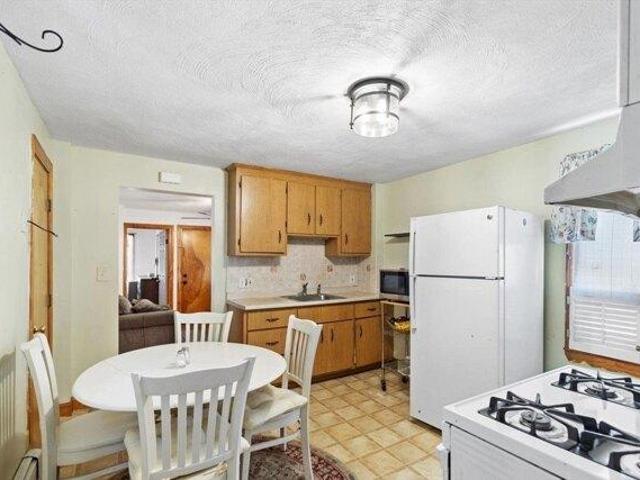 house with 5 bedroom, Everett MA ES103432756
