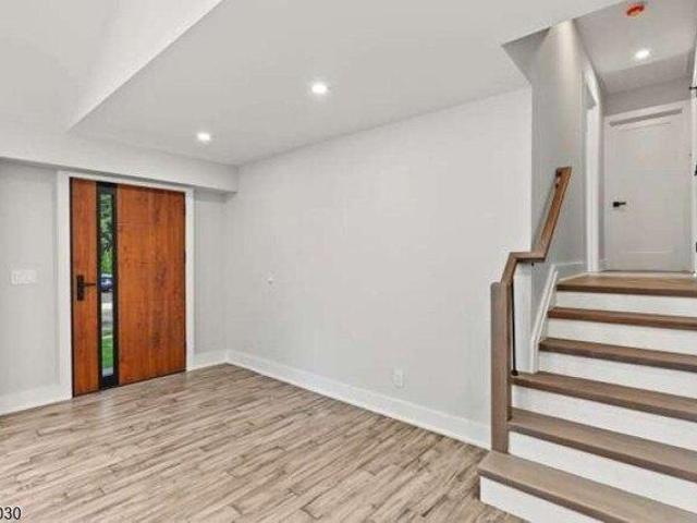 house with 5 bedroom, Fair Lawn NJ ES105694419