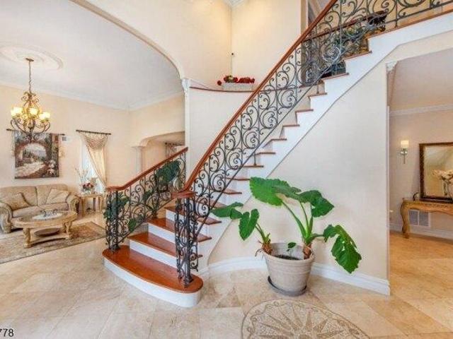 house with 5 bedroom, Fairfield NJ ES105424157