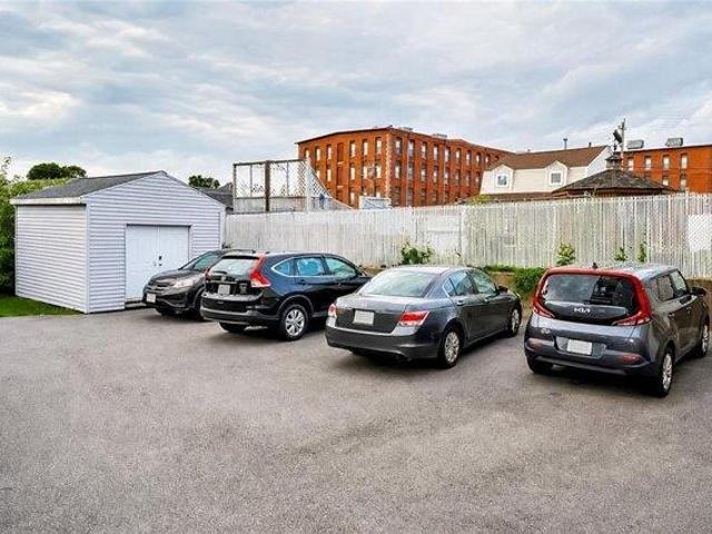 house with 5 bedroom, Fall River MA ES104946713