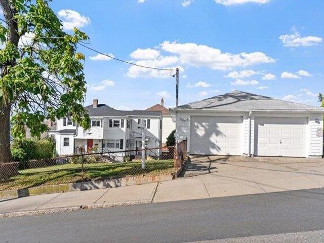 house with 5 bedroom, Fall River MA ES105662032