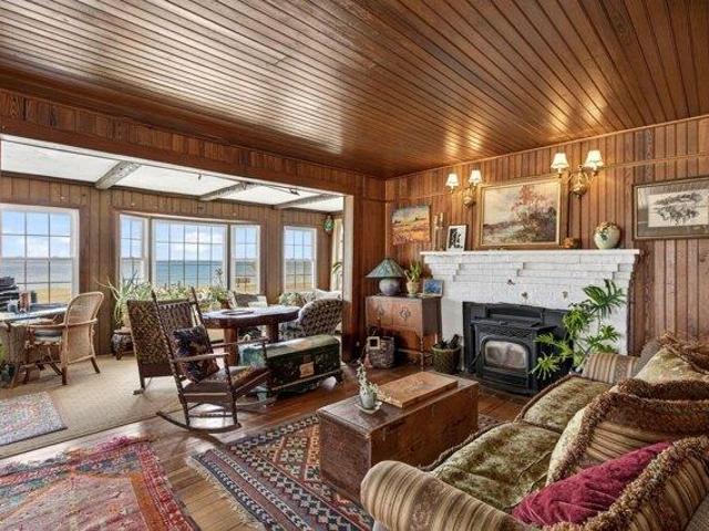 house with 5 bedroom, Falmouth MA ES105291366