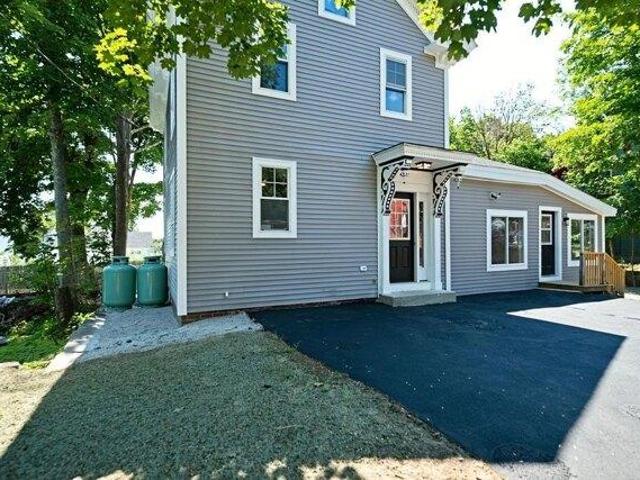 house with 5 bedroom, Farmington NH ES105578265