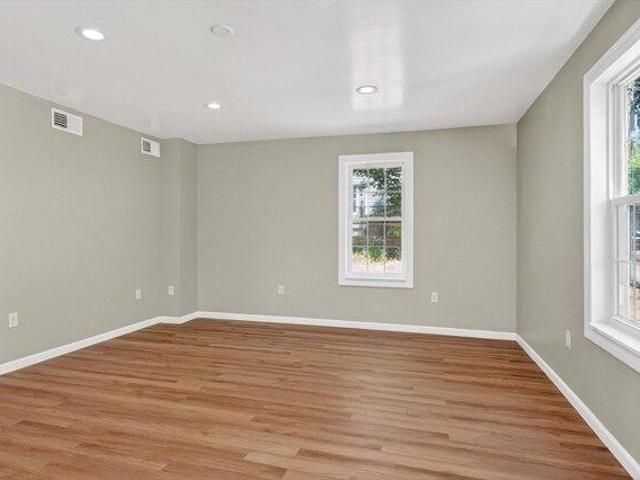 house with 5 bedroom, Fitchburg MA ES104264889