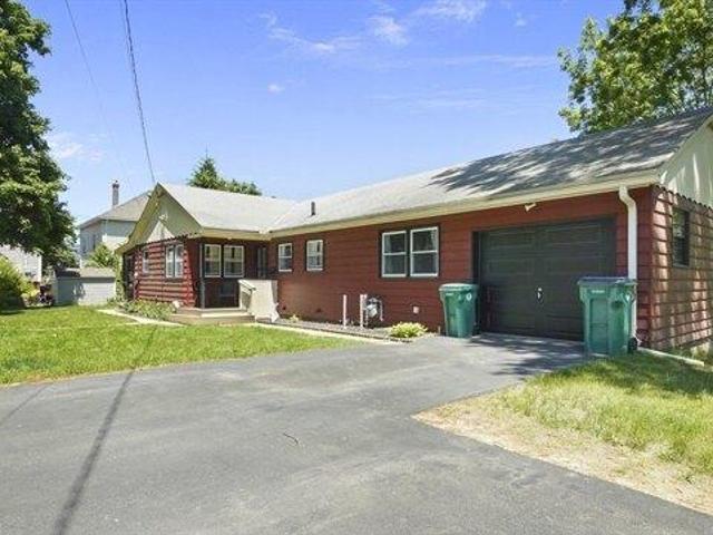 house with 5 bedroom, Fitchburg MA ES104374290