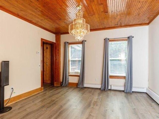 house with 5 bedroom, Fitchburg MA ES105441928