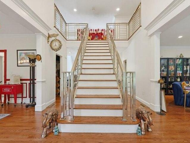 house with 5 bedroom, Framingham MA ES105586409