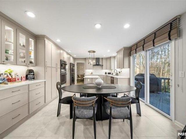 house with 5 bedroom, Franklin Lakes NJ ES105709138