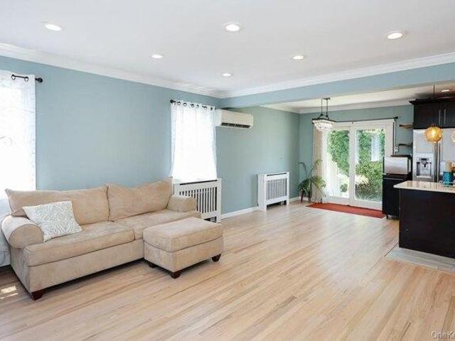 house with 5 bedroom, Franklin Square NY ES104921839