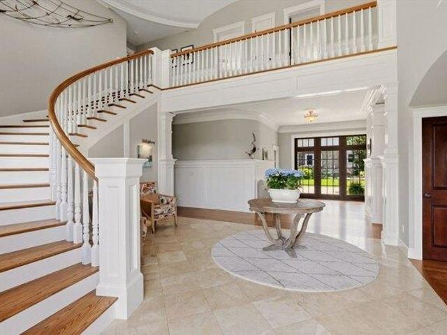 house with 5 bedroom, Gloucester MA ES104007676