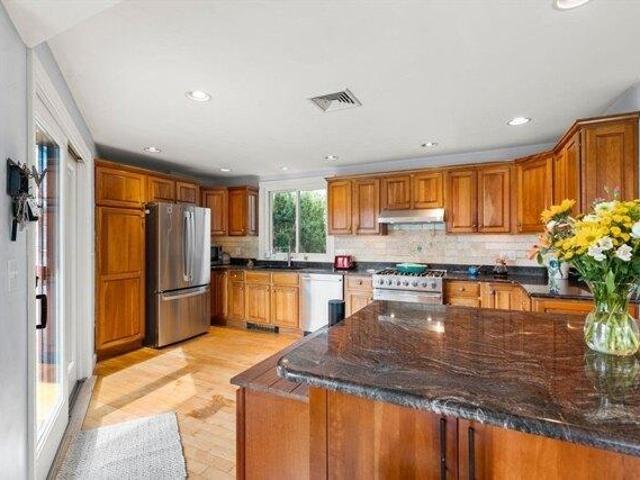 house with 5 bedroom, Gloucester MA ES105386193