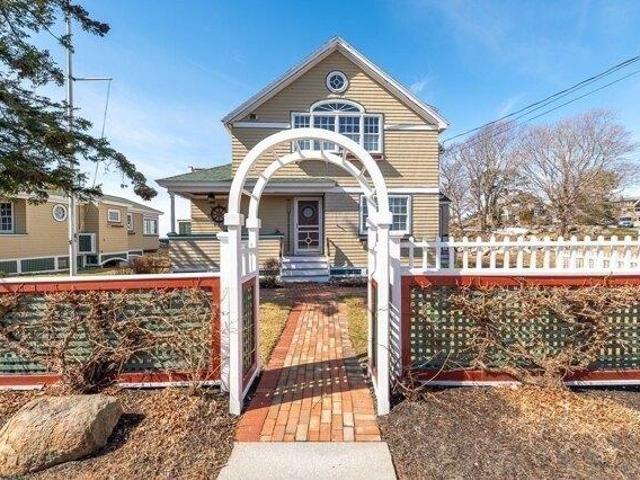 house with 5 bedroom, Gloucester MA ES105587427