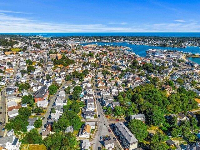 house with 5 bedroom, Gloucester MA ES105651358