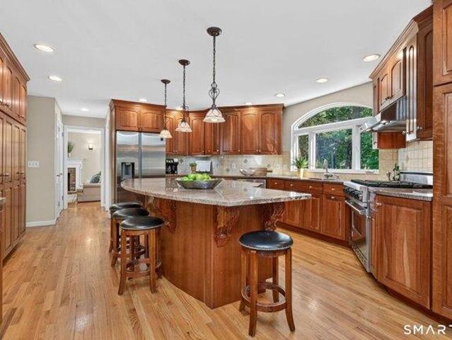 house with 5 bedroom, Glastonbury CT ES105588393