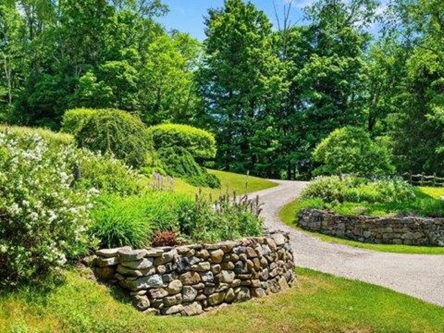 house with 5 bedroom, Great Barrington MA ES105341312