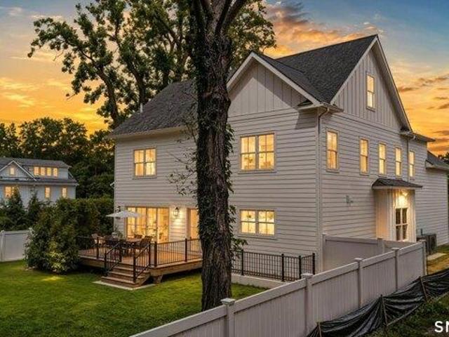 house with 5 bedroom, Greenwich CT ES105550827