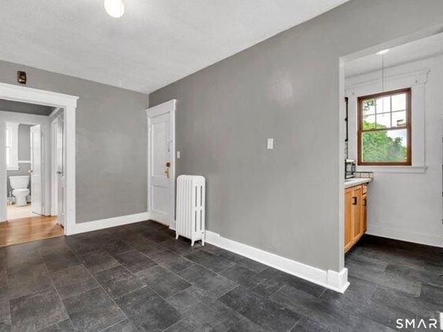house with 5 bedroom, Hamden CT ES105441074