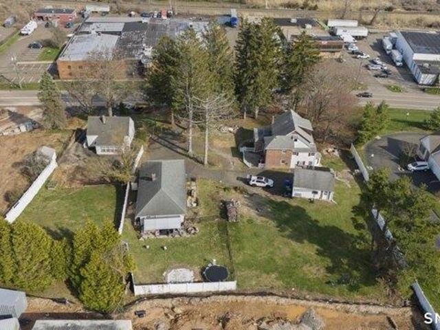 house with 5 bedroom, Hamden CT ES105511554