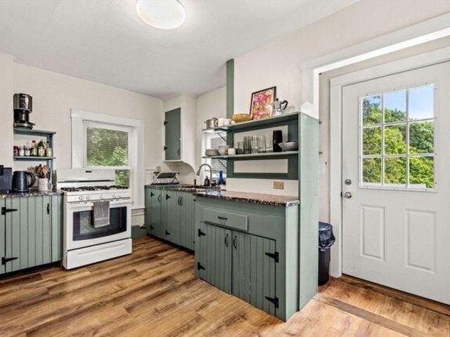 house with 5 bedroom, Hamilton MA ES104442609