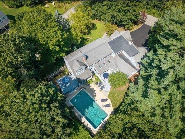 house with 5 bedroom, Hamilton MA ES105352958