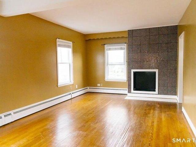 house with 5 bedroom, Hartford CT ES104608630