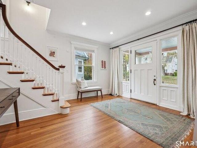 house with 5 bedroom, Hartford CT ES105614574