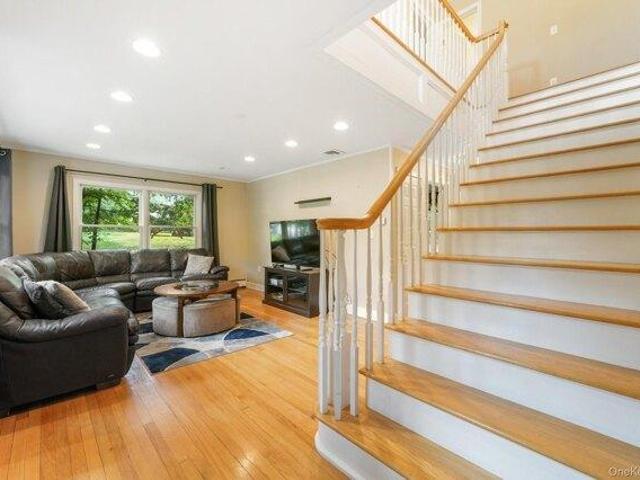 house with 5 bedroom, Highland Mills NY ES105319725