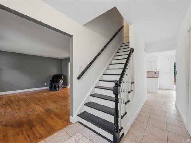 house with 5 bedroom, Hopewell Junction NY ES105288322