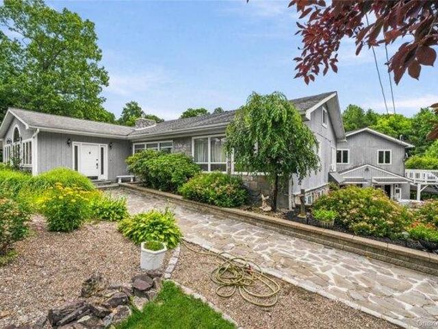 house with 5 bedroom, Hopewell Junction NY ES105289983