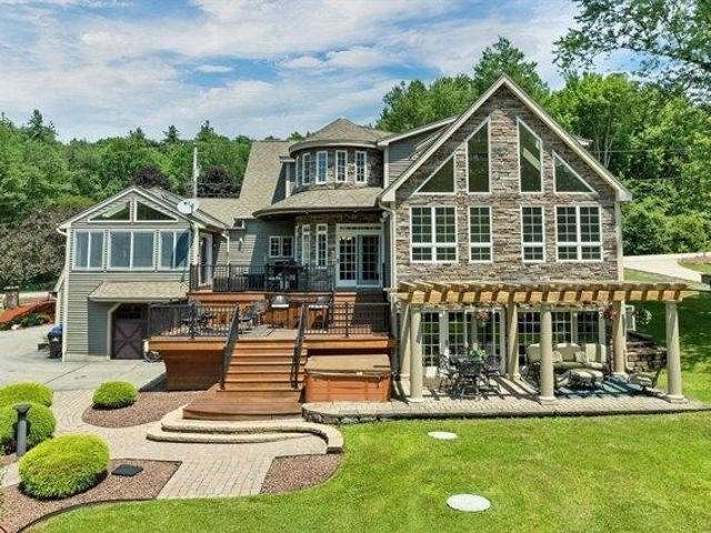 house with 5 bedroom, Hudson NH ES104541426