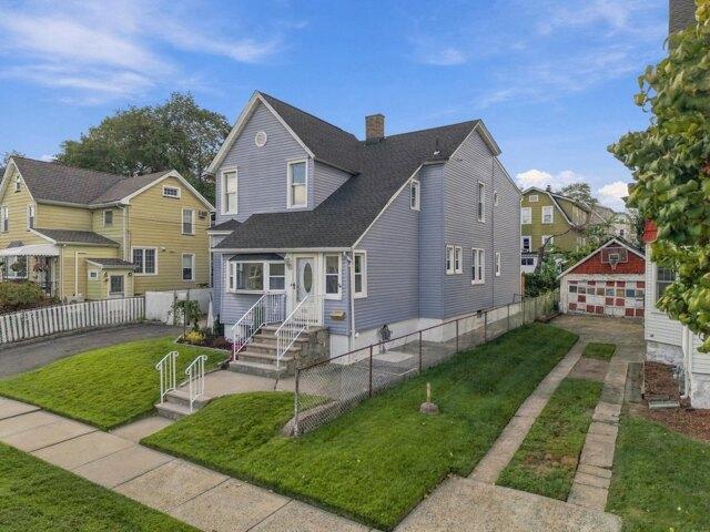 house with 5 bedroom, Kearny NJ ES105695263