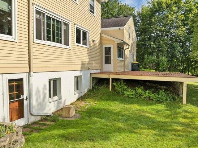 house with 5 bedroom, Laconia NH ES105478424