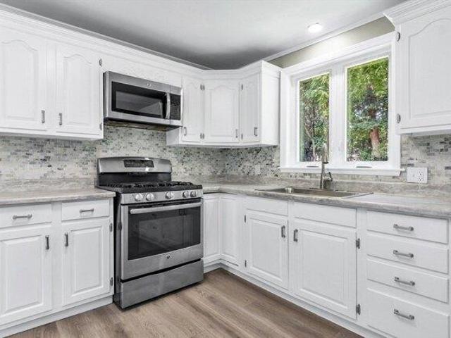 house with 5 bedroom, Lawrence MA ES105416231