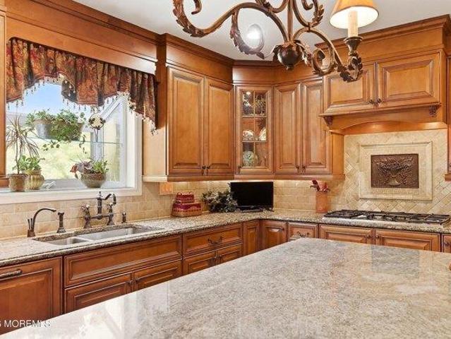 house with 5 bedroom, Leonardo NJ ES104406989