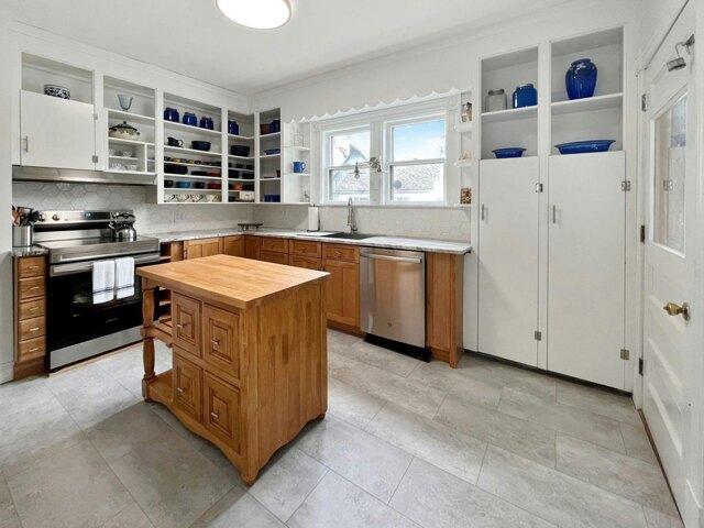 house with 5 bedroom, Lebanon NH ES104478115