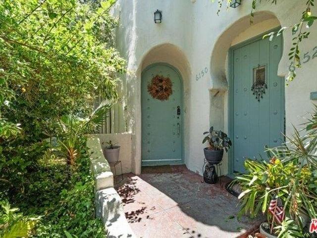 house with 5 bedroom, Los Angeles CA DS103501154