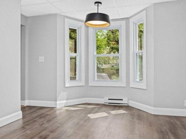 house with 5 bedroom, Lowell MA ES105629204
