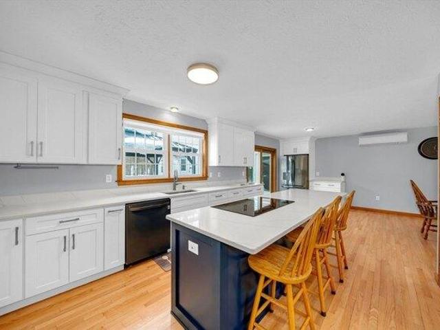 house with 5 bedroom, Lunenburg MA ES105425180