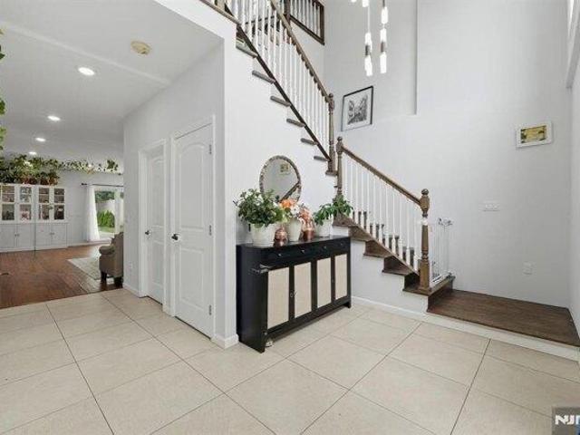house with 5 bedroom, Lyndhurst NJ ES104869824