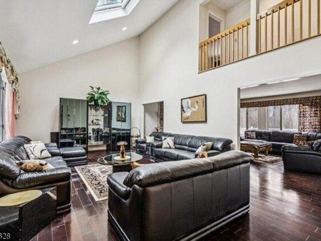 house with 5 bedroom, Manalapan NJ ES104409971